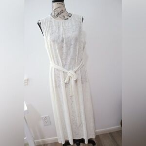 Cato White Maxi Dress Elegant Flowing Design Sz. Medium